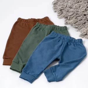 104259Pantalón de frisa con puño